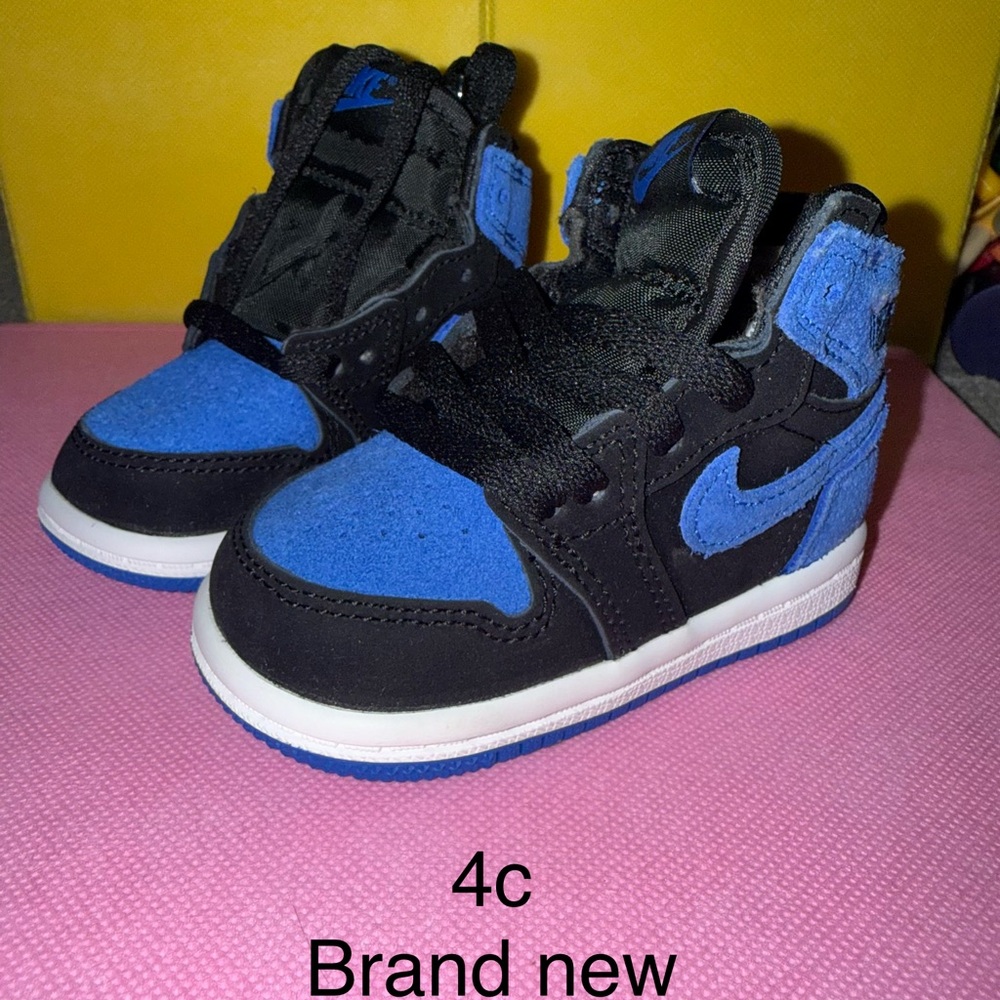 Nike Kids Black and Blue Sneakers